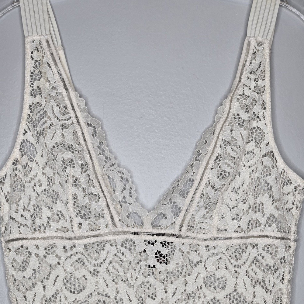 Victoria's Secret Off White Lace Bodysuit M Floral Sheer Teddy Snap Bridal - Picture 2 of 9